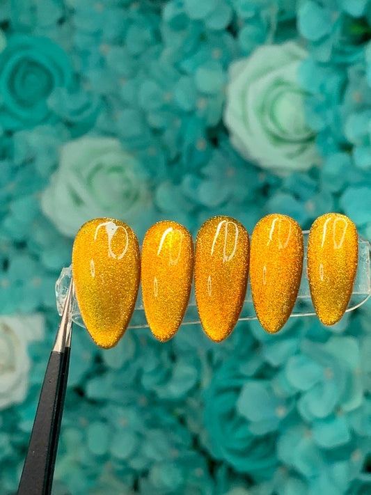 Yellow velvet cat eye