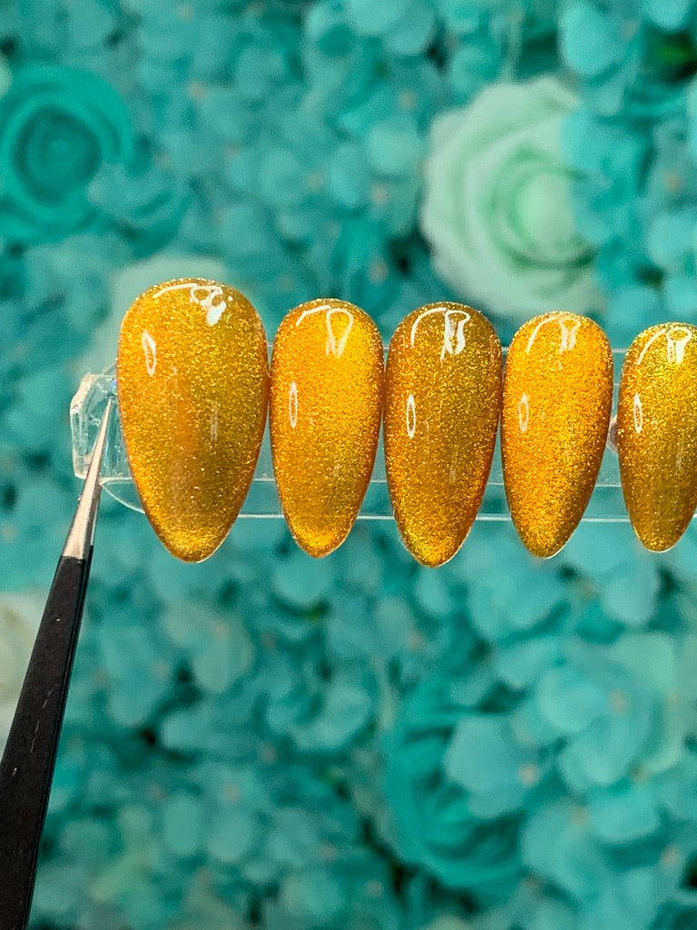 Yellow velvet cat eye