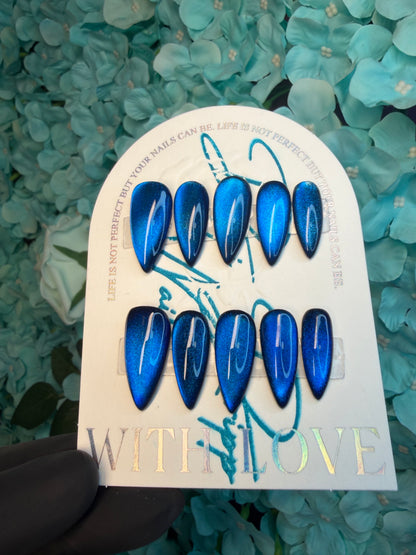 Blue Velvet Cat Eye