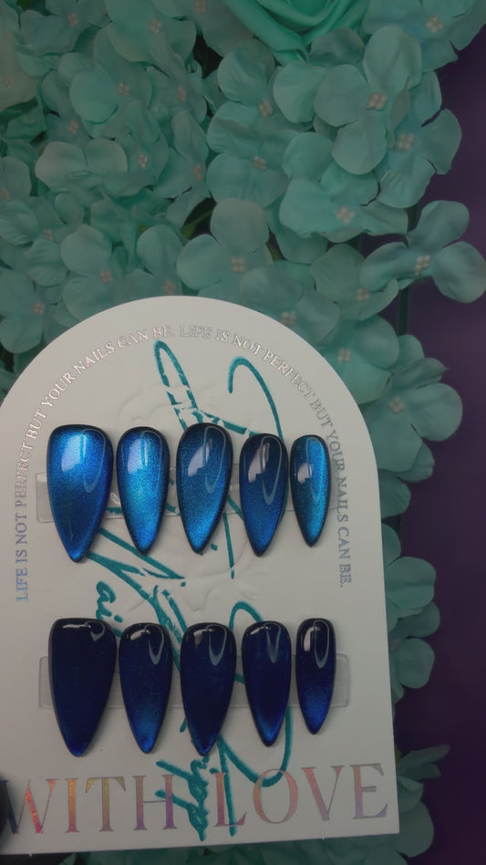 Blue Velvet Cat Eye